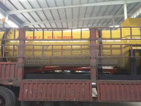 發(fā)往江蘇泰興三筒烘干機(jī)的發(fā)貨現(xiàn)場實拍