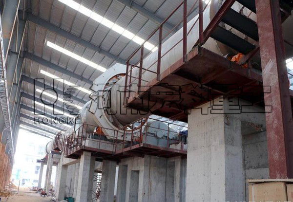 燒結鎂砂回轉(zhuǎn)窯生產(chǎn)現(xiàn)場