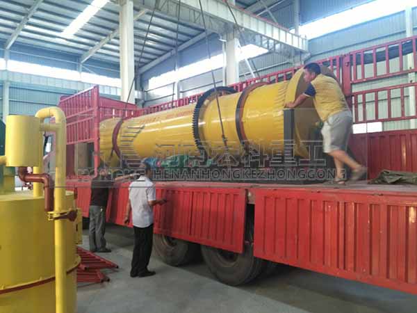 豬糞有機肥改良土壤、提高農(nóng)業(yè)產(chǎn)起著重要的作用